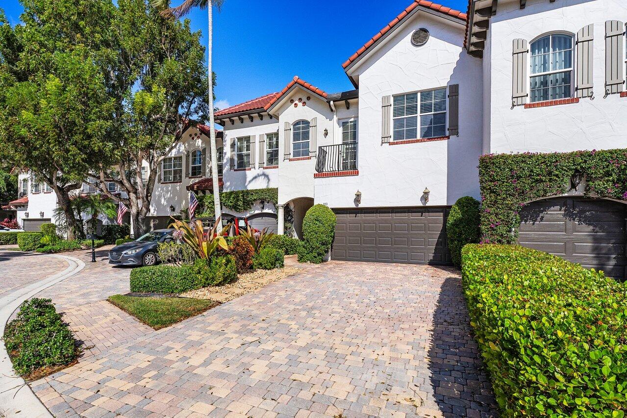 833 Estuary Way