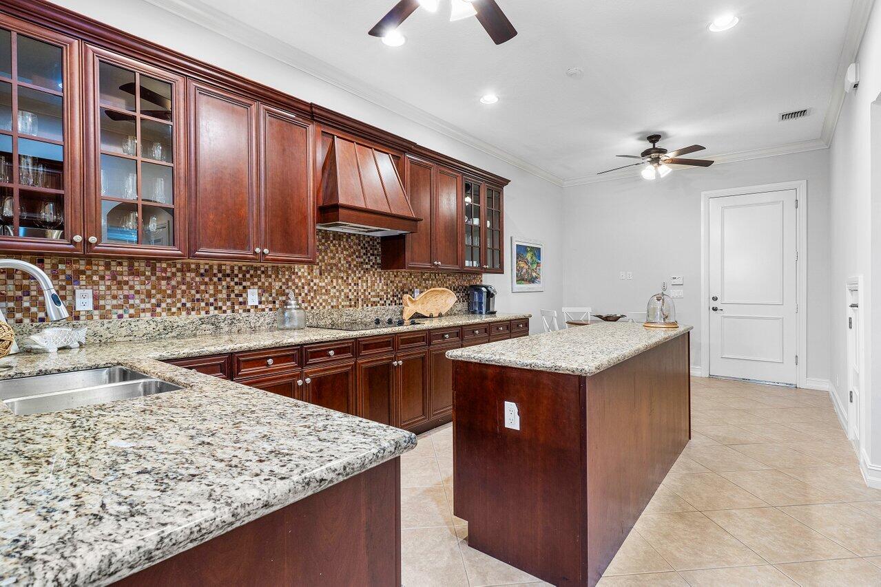 833 Estuary Way