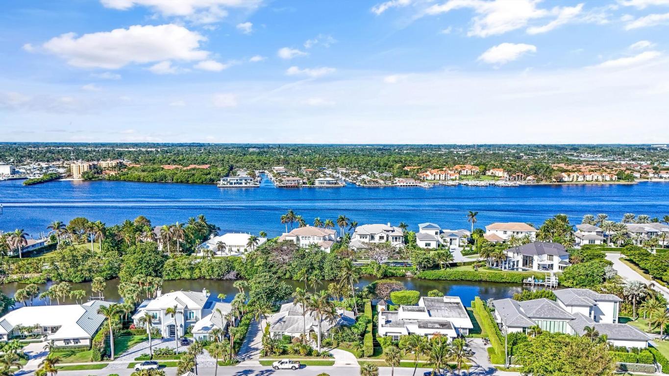 35 Curlew Road, Manalapan