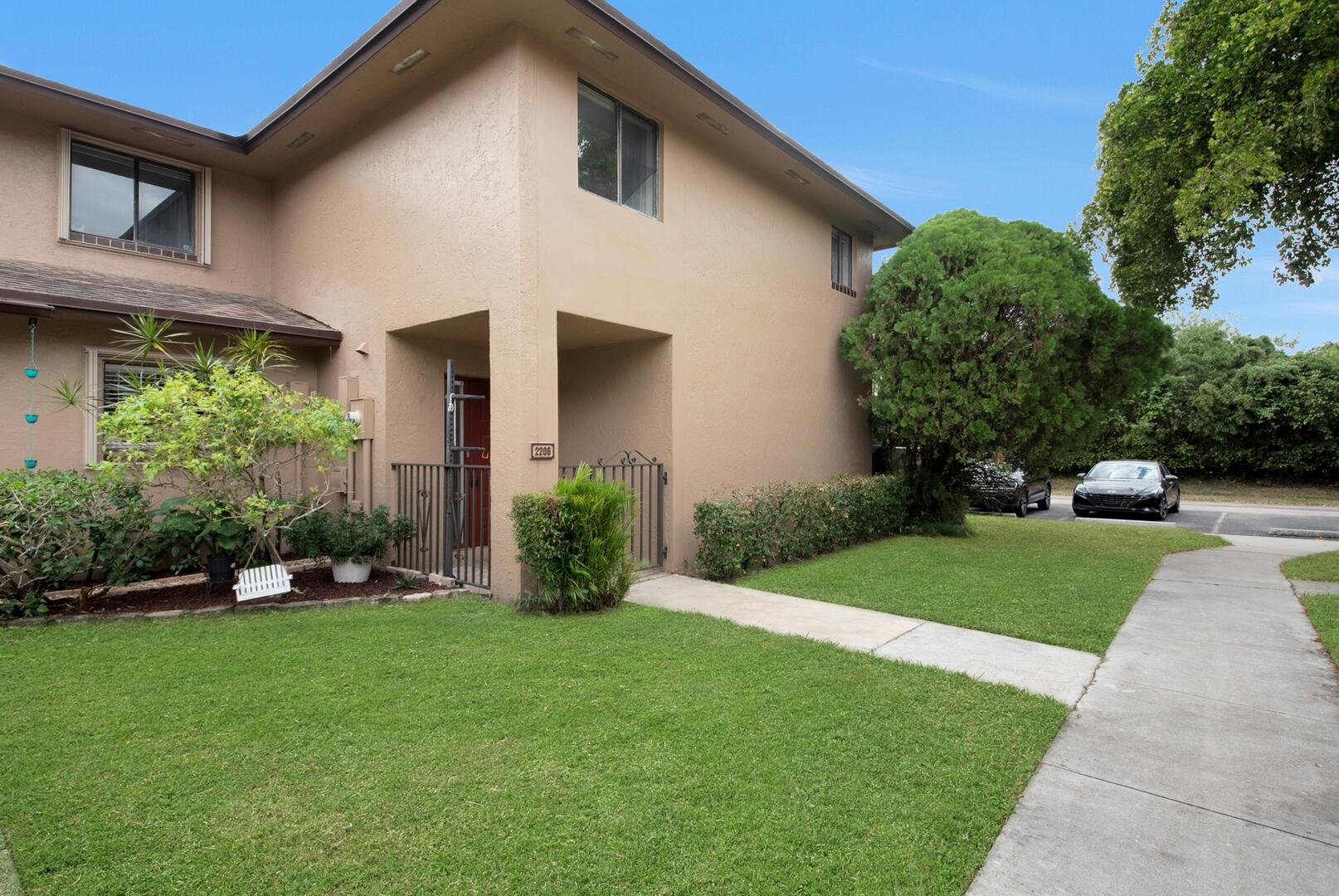 2206 NW 39th Avenue, Coconut Creek