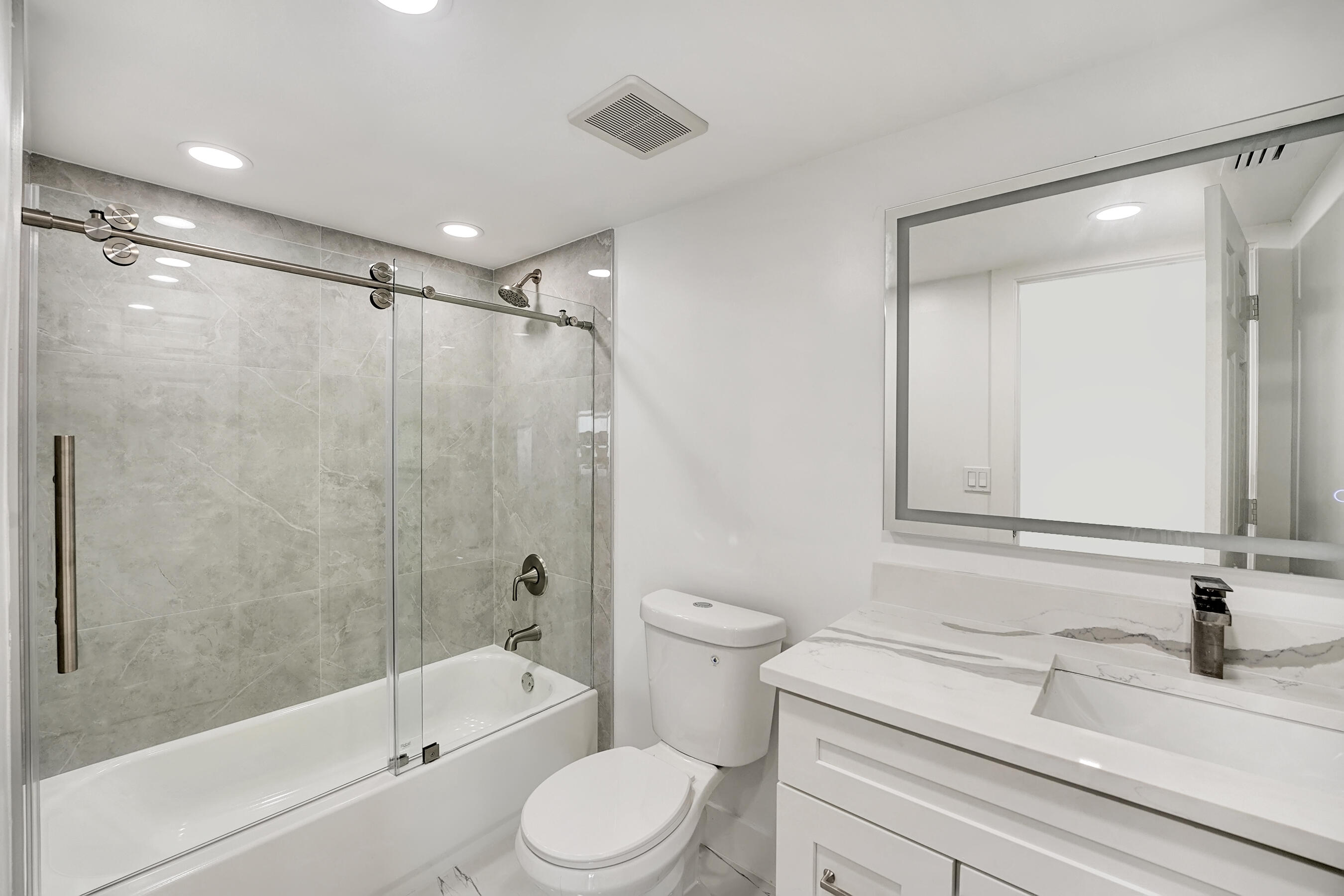 6768 10th Avenue N 202, Lake Worth Unit: 202