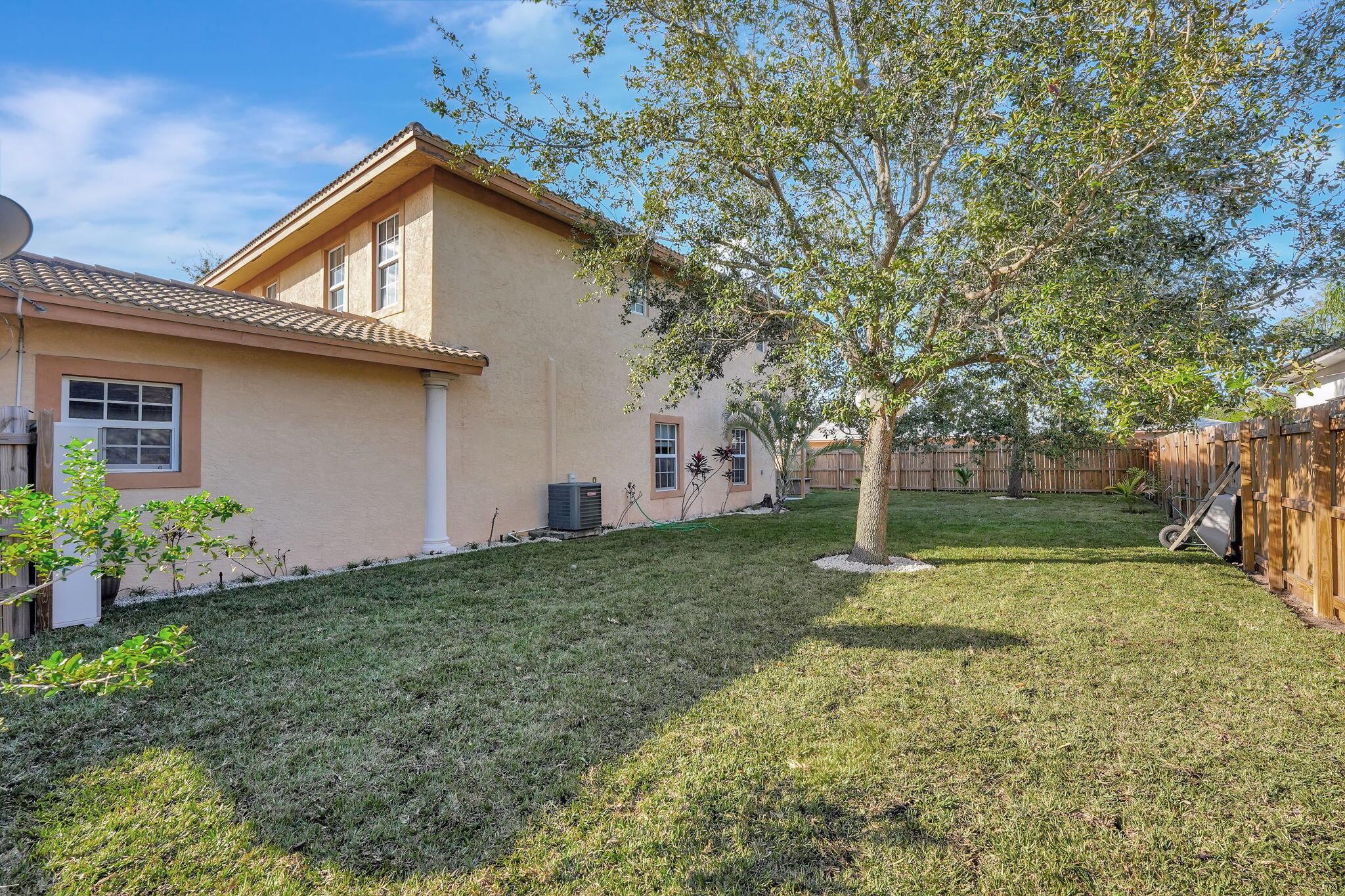 195 NW 2nd Street