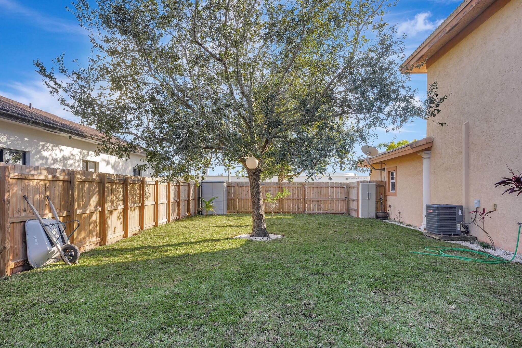 195 NW 2nd Street