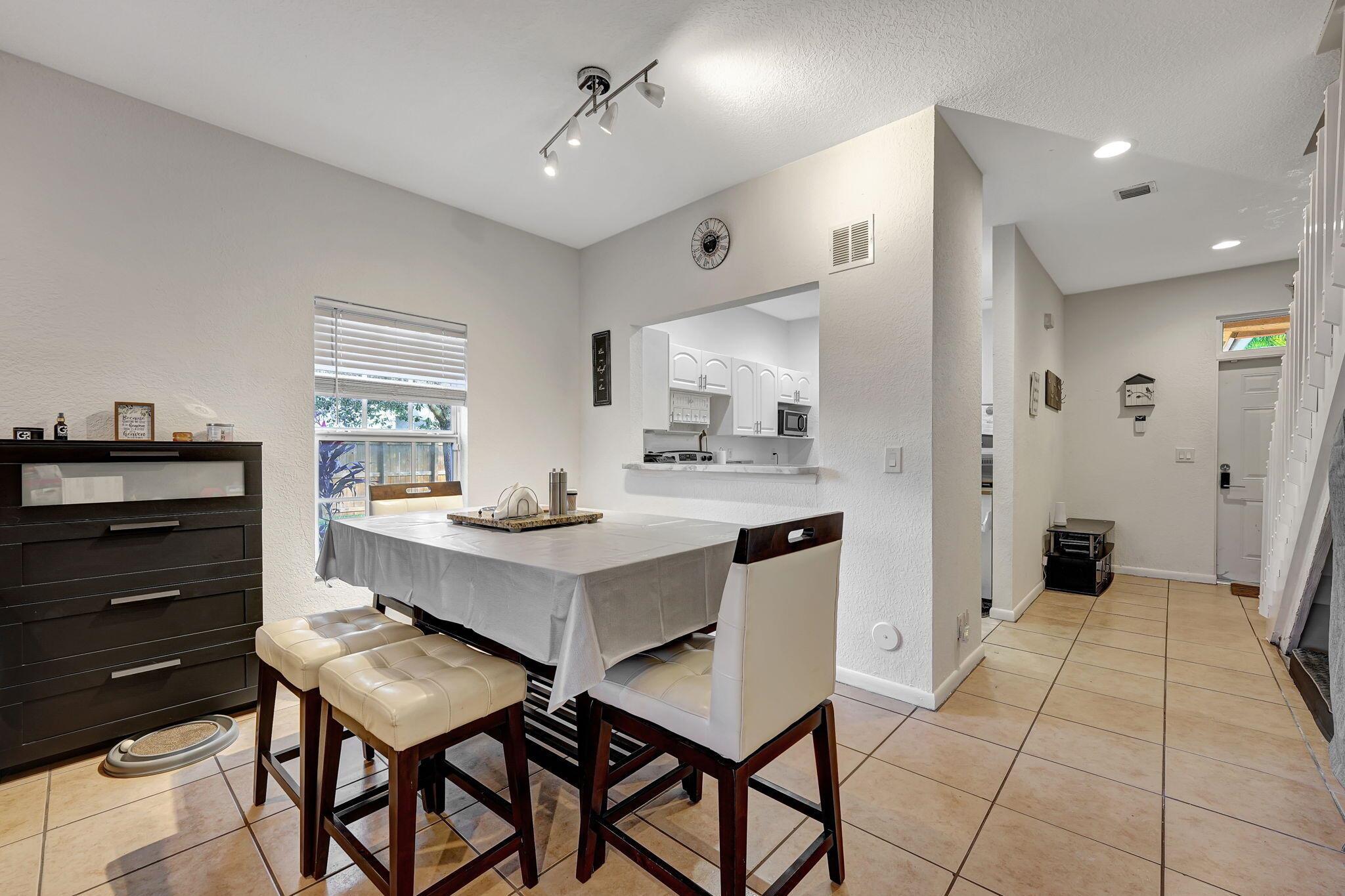 195 NW 2nd Street