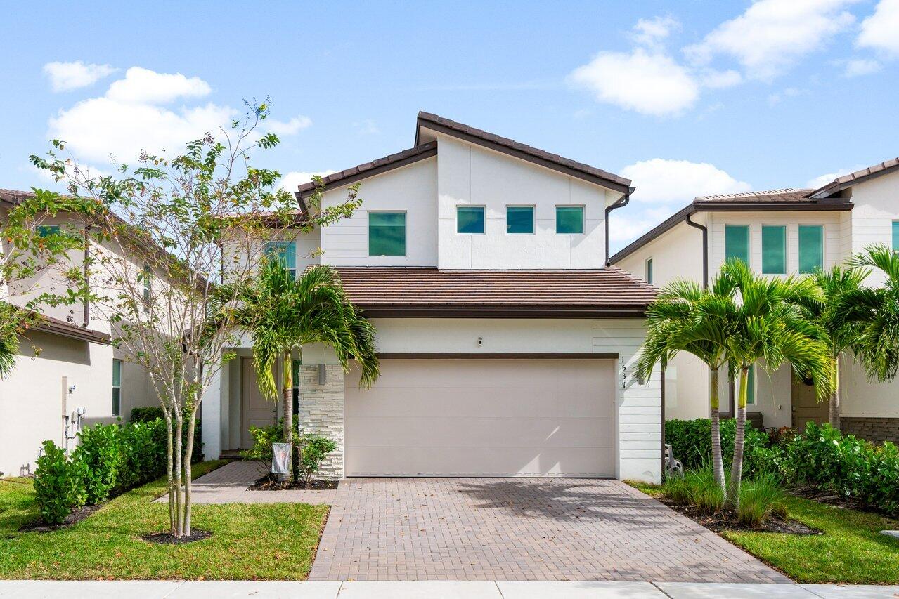 1537 Verawood Lane