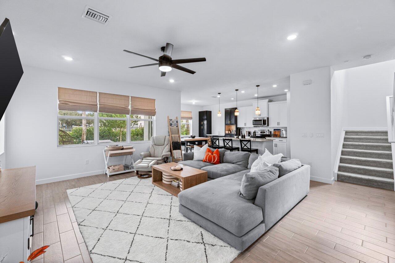 1537 Verawood Lane