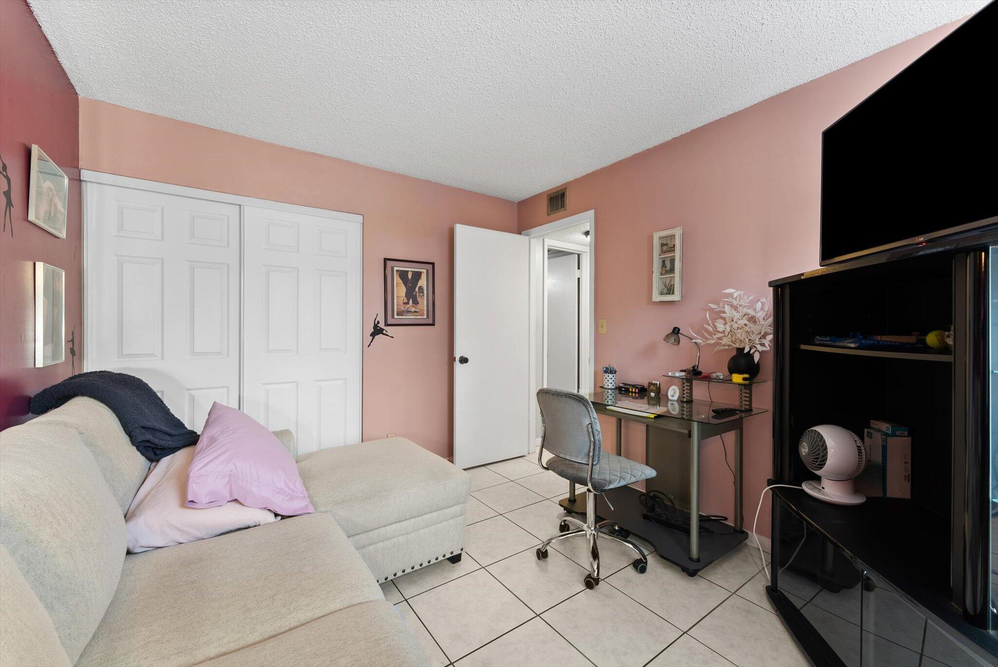 3233 Carambola Circle S 23117