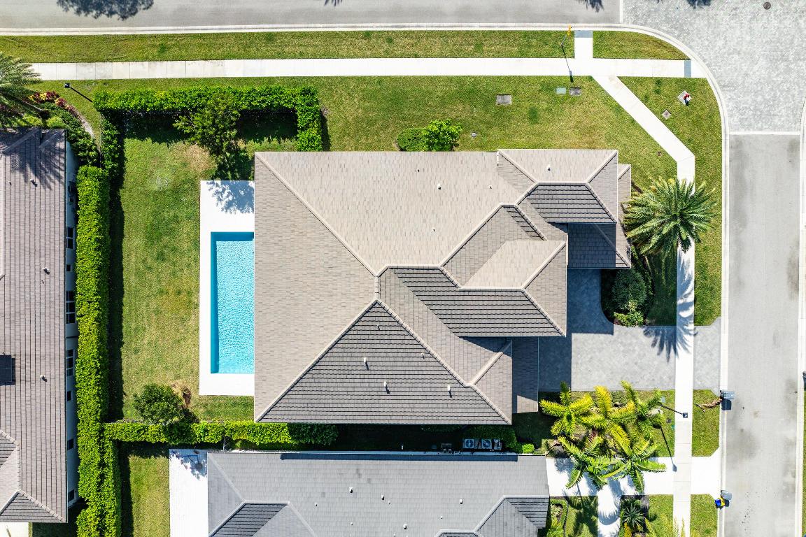 19894 Meadowside Lane