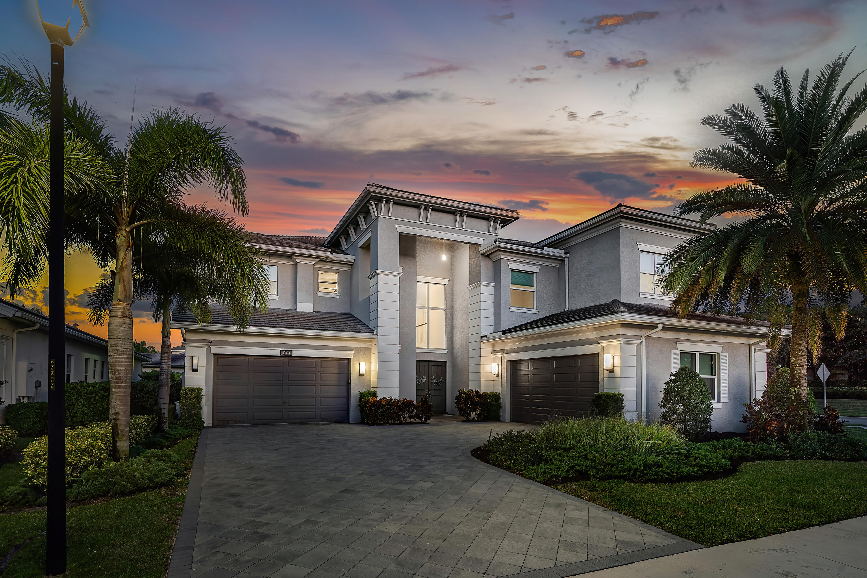 19894 Meadowside Lane