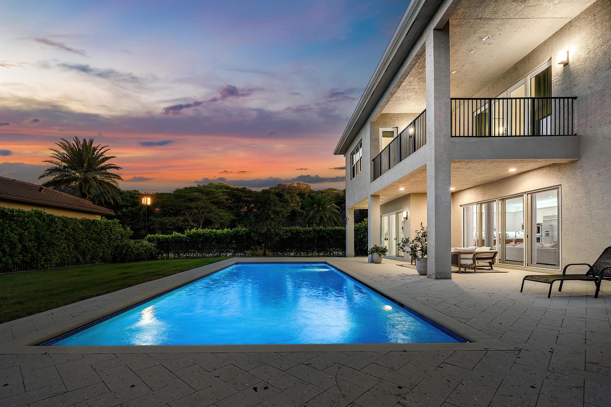 19894 Meadowside Lane