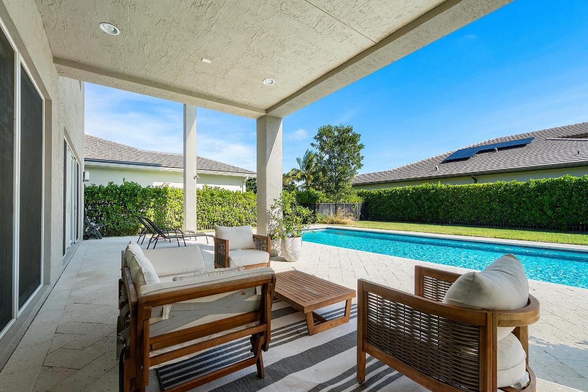 19894 Meadowside Lane