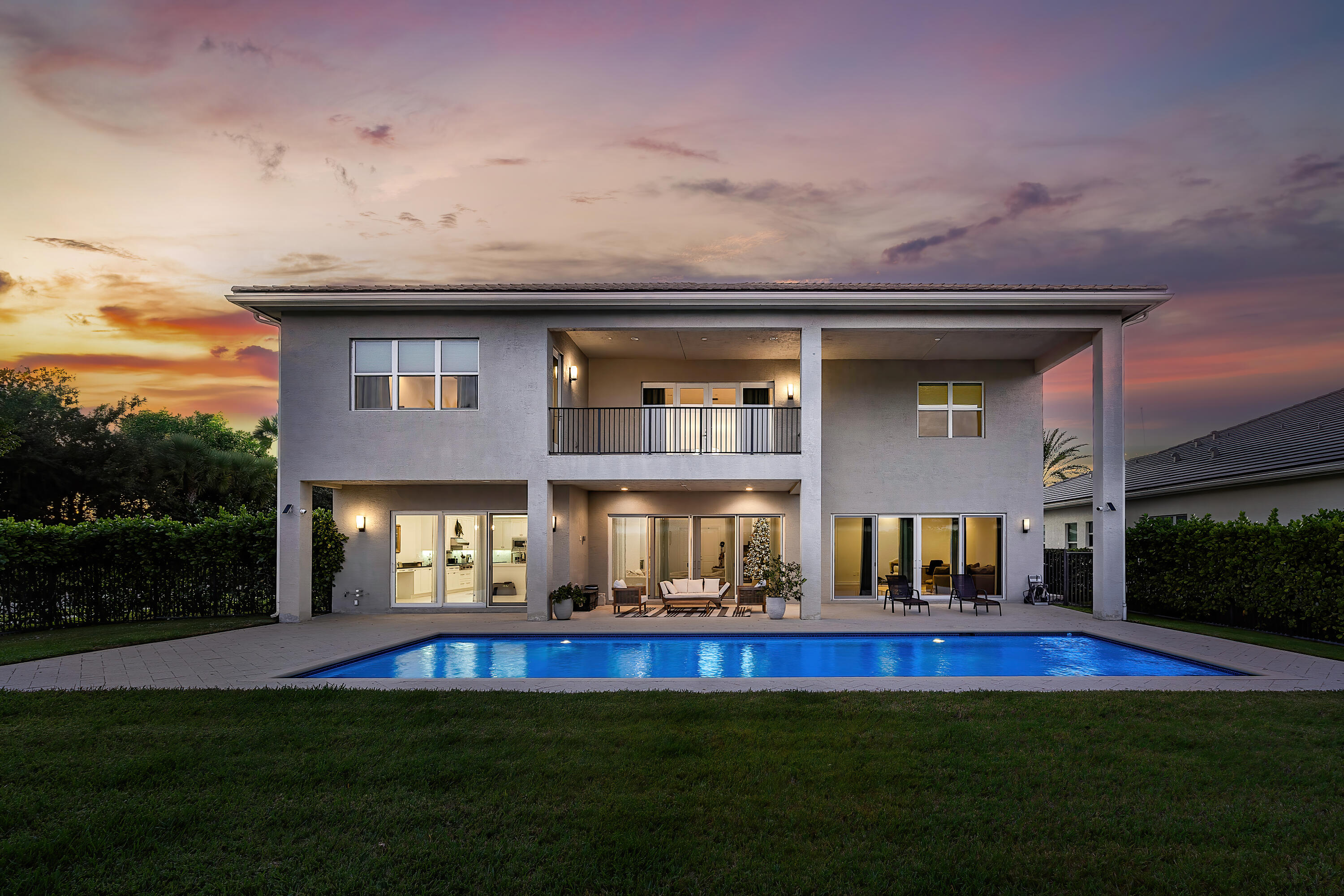 19894 Meadowside Lane