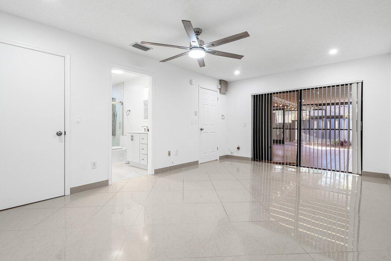 8171 Ambach Way, Hypoluxo