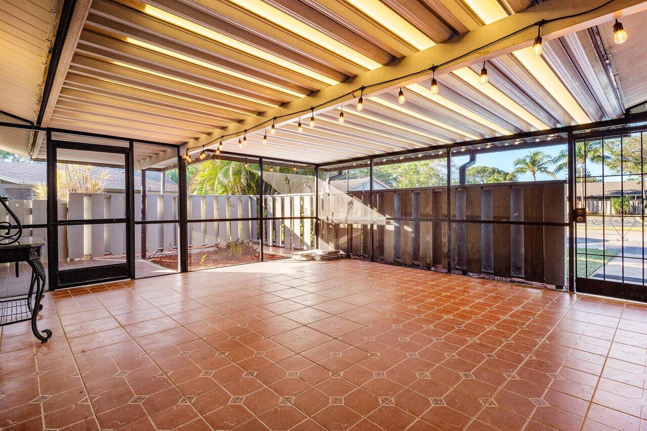 8171 Ambach Way, Hypoluxo