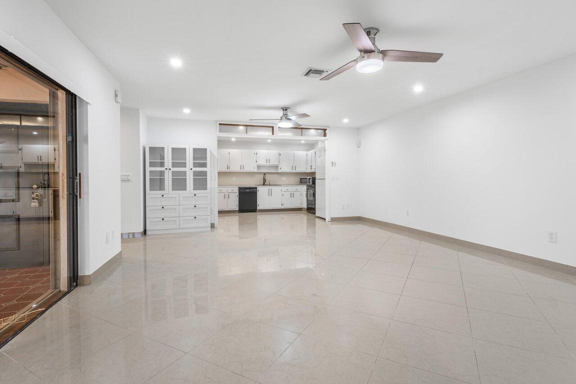 8171 Ambach Way, Hypoluxo