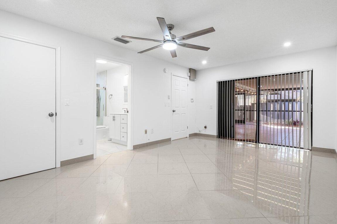 8171 Ambach Way, Hypoluxo