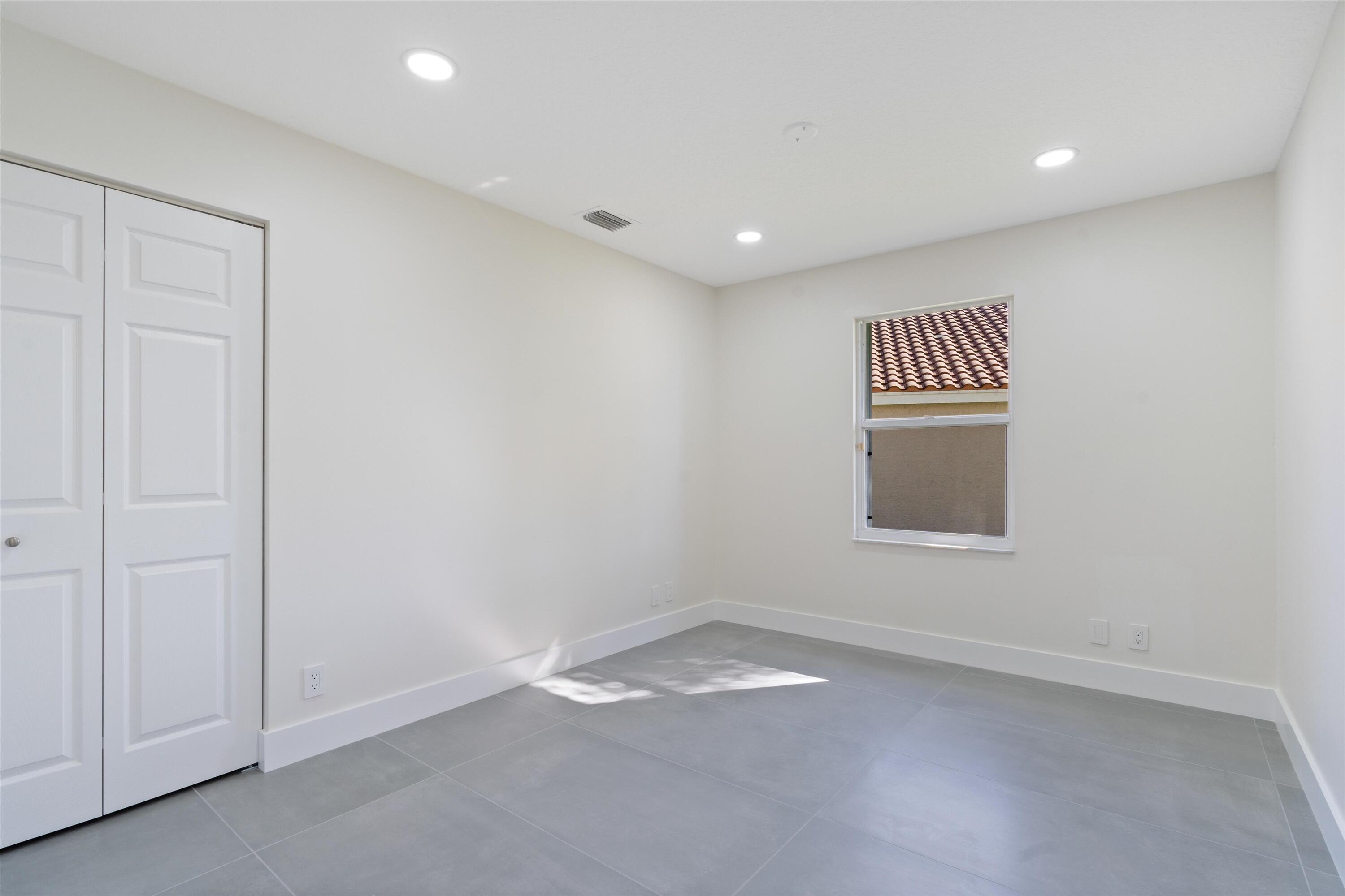 7552 N Stirling Bridge Boulevard N