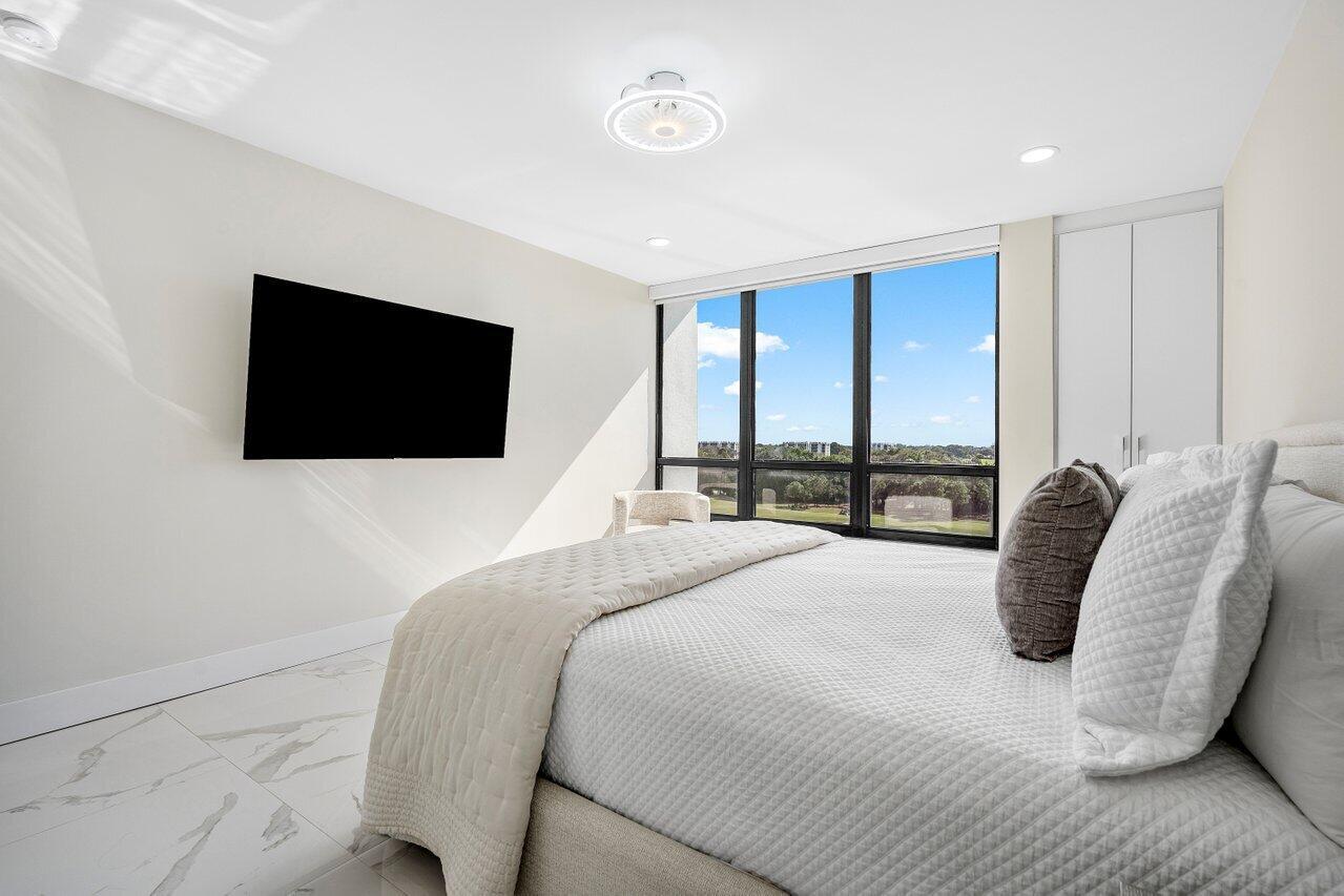 7786 Lakeside 676 Boulevard 676