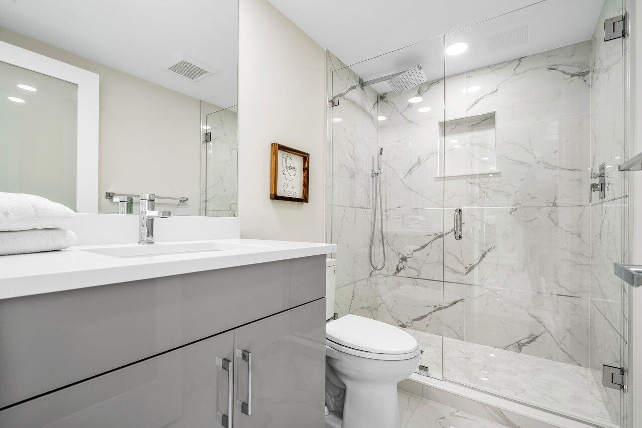 7786 Lakeside 676 Boulevard 676