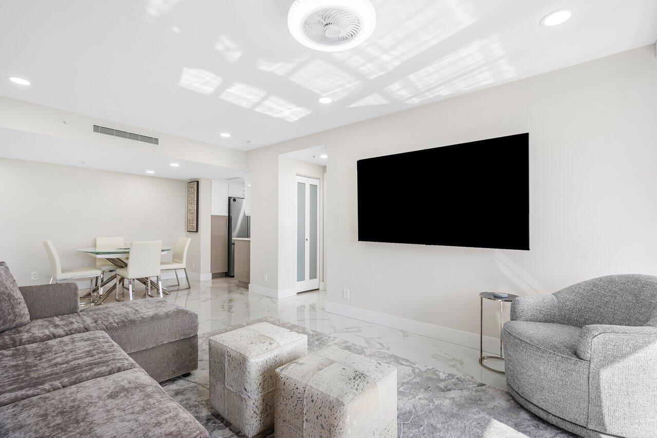 7786 Lakeside 676 Boulevard 676