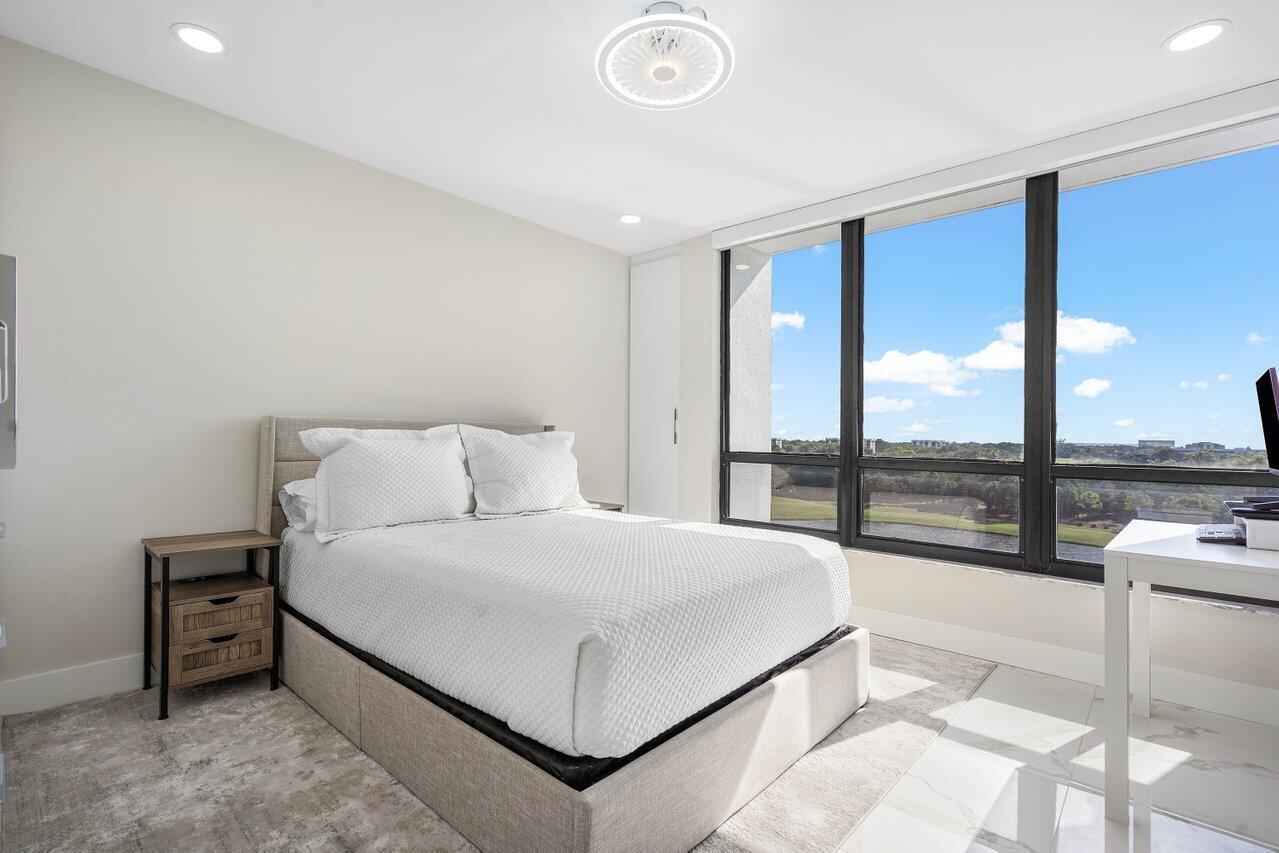 7786 Lakeside 676 Boulevard 676