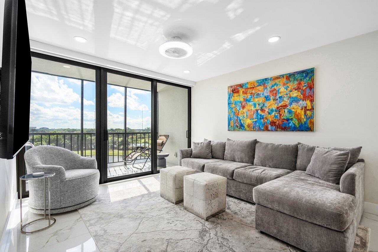 7786 Lakeside 676 Boulevard 676