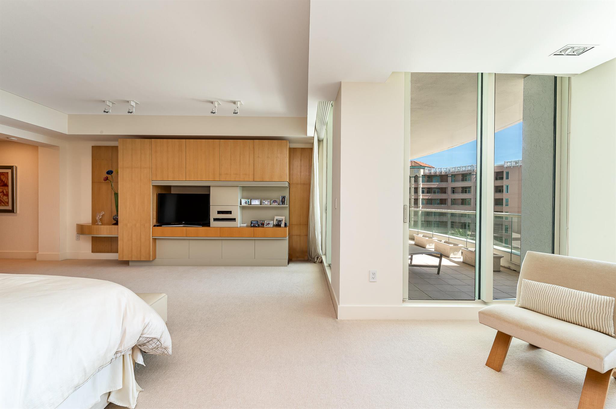 400 SE 5th Avenue 605