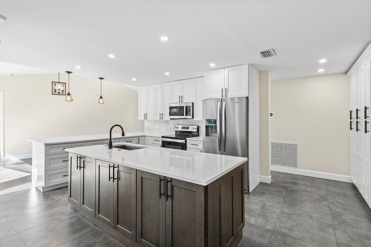 3836 NW 9th Street