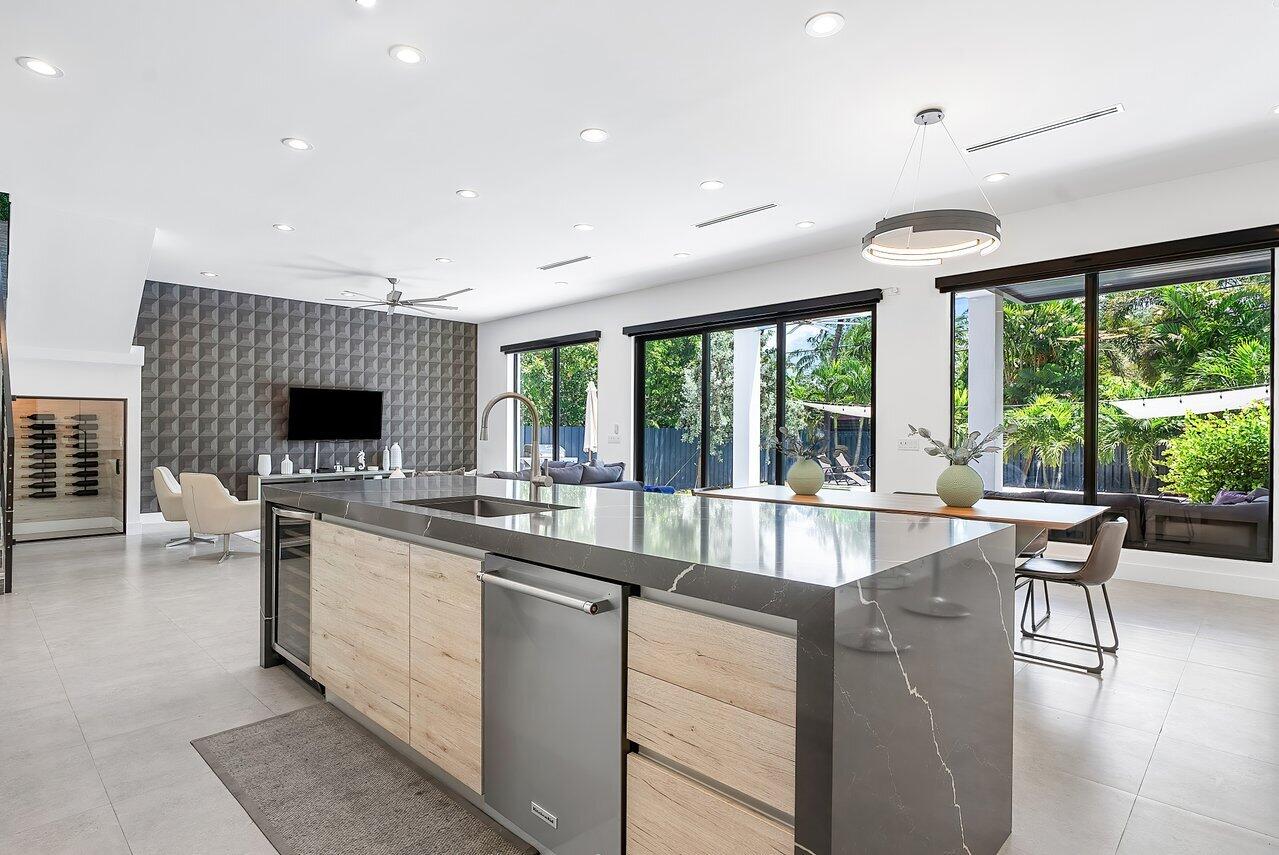 200 NE 22nd Street