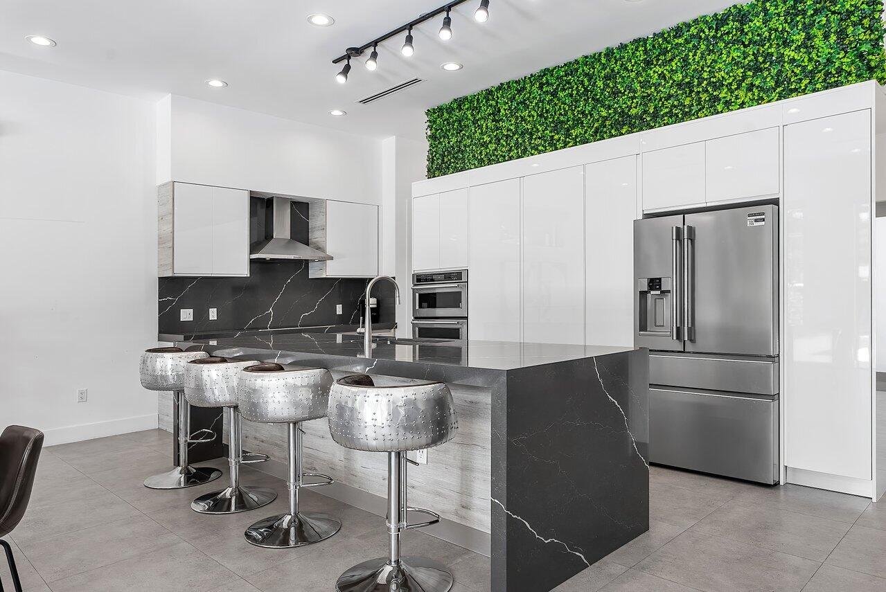 200 NE 22nd Street