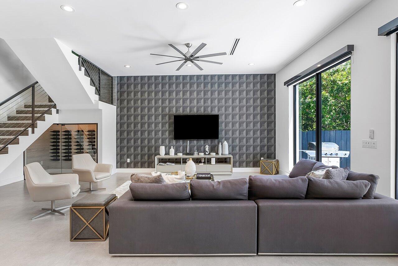 200 NE 22nd Street