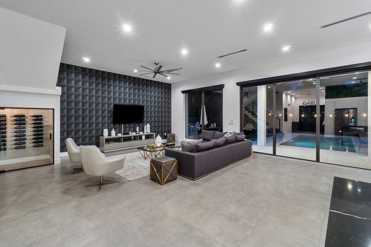 200 NE 22nd Street
