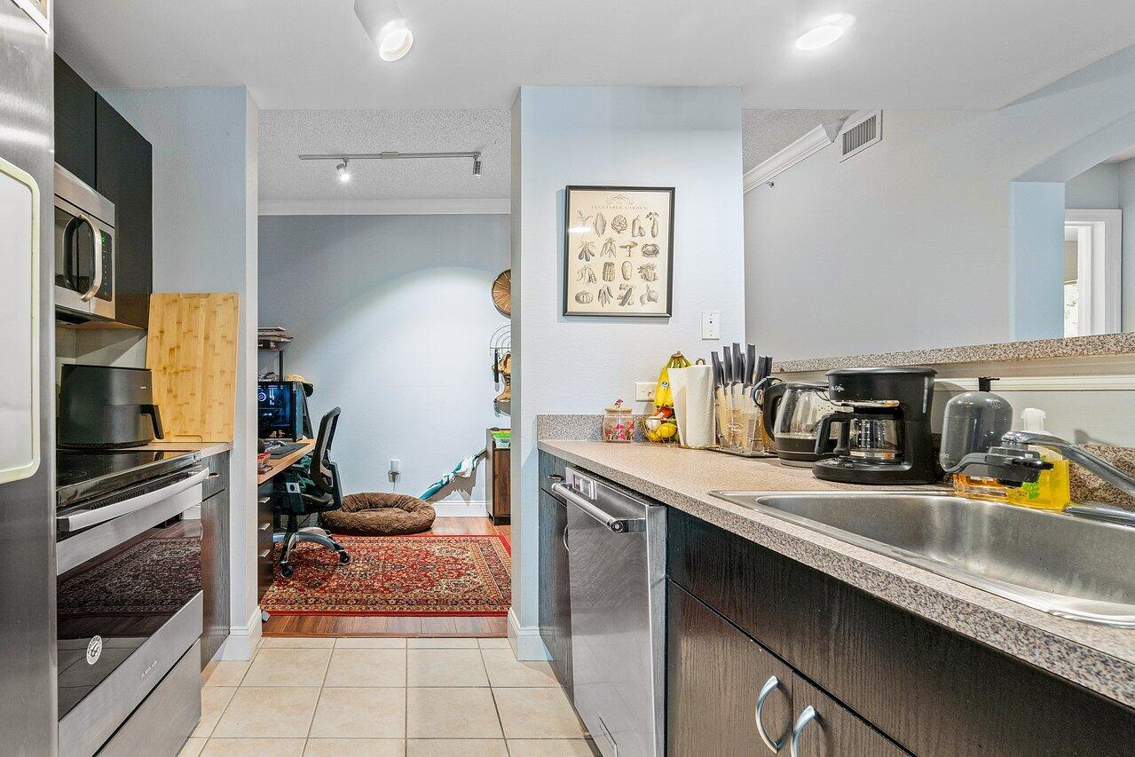 533 NE 3rd Avenue 313