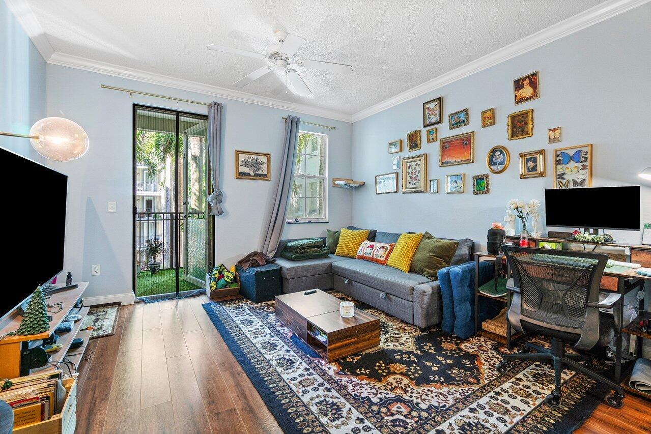 533 NE 3rd Avenue 313