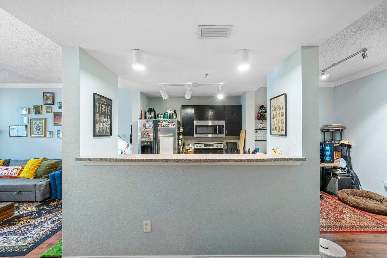 533 NE 3rd Avenue 313