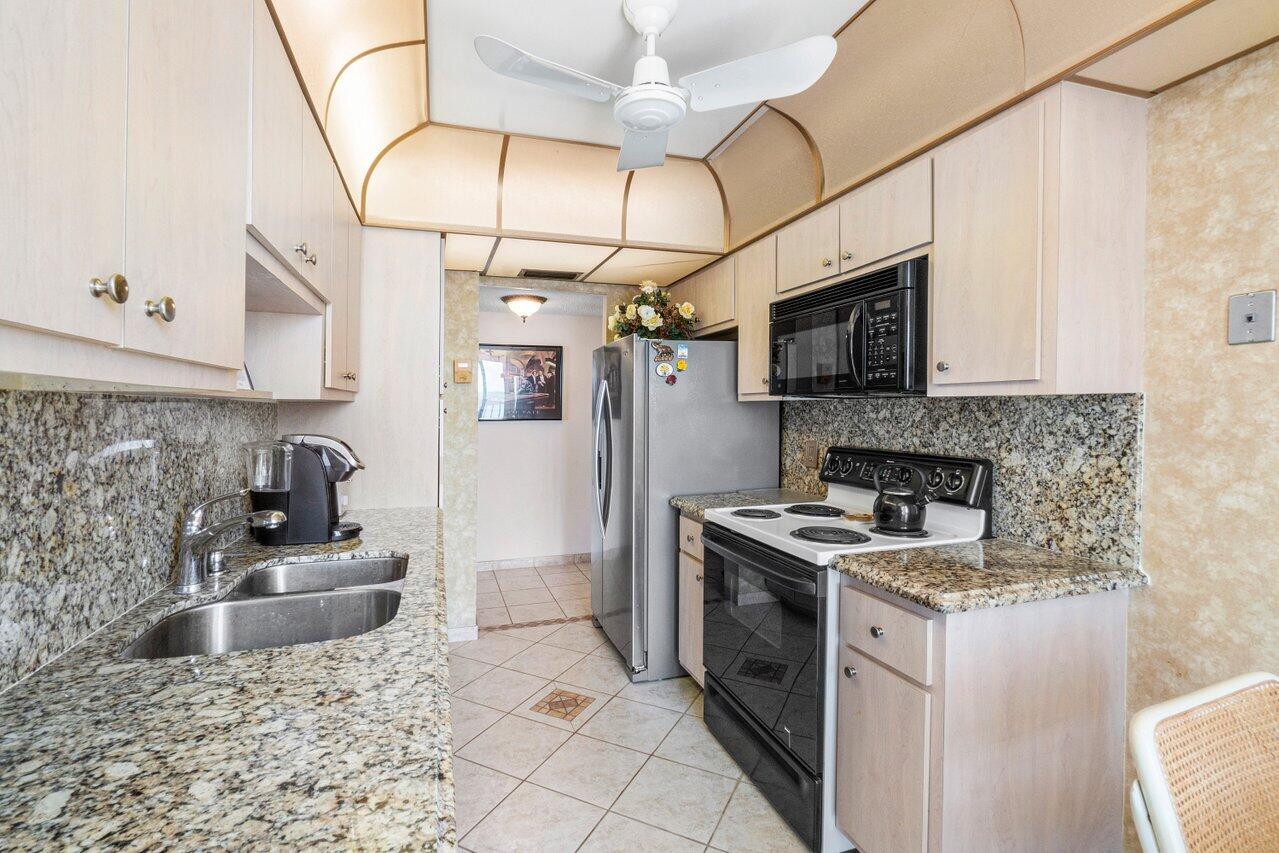 322 Buchanan Street 1207