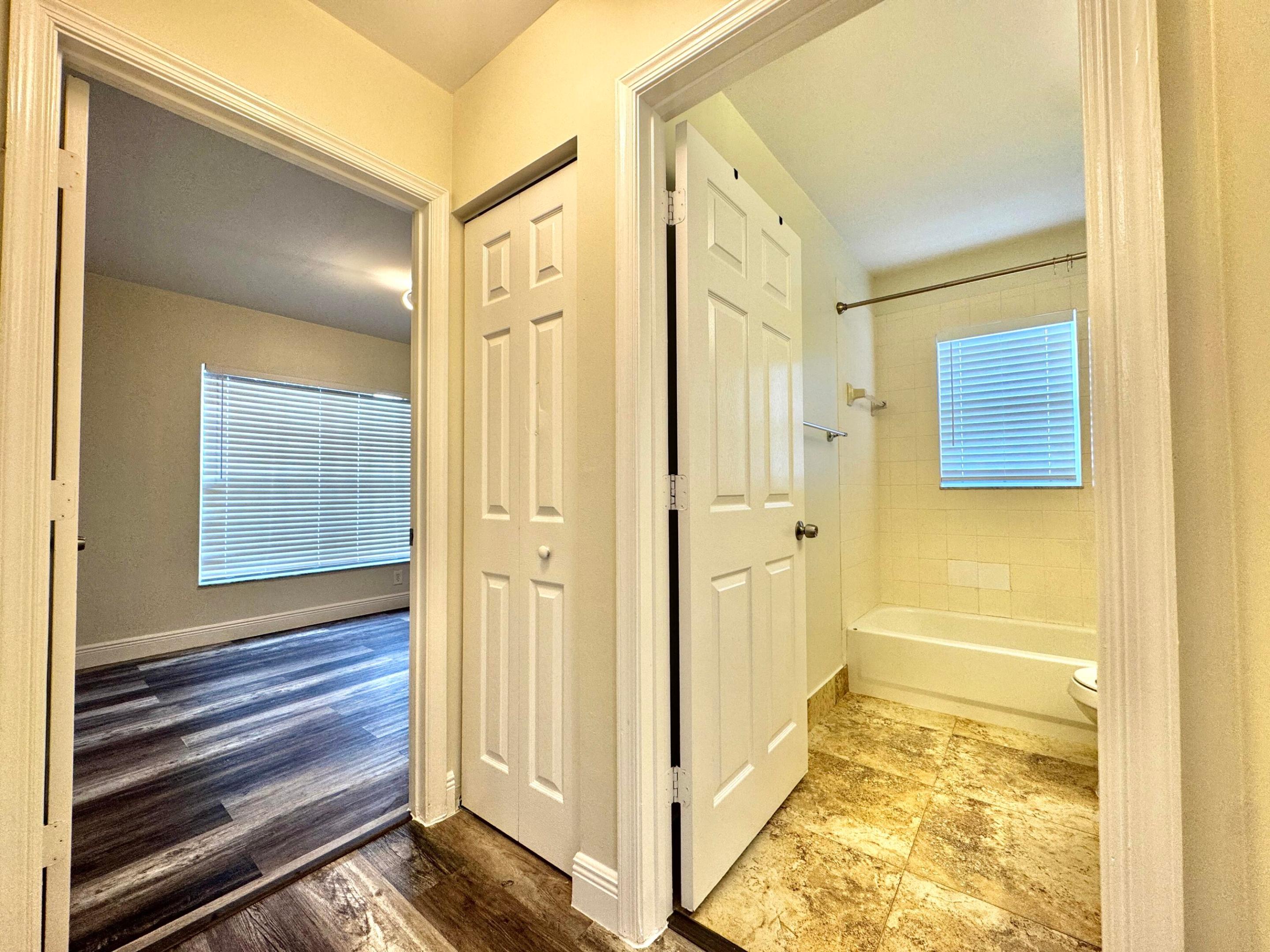 4731 NW 75th Street