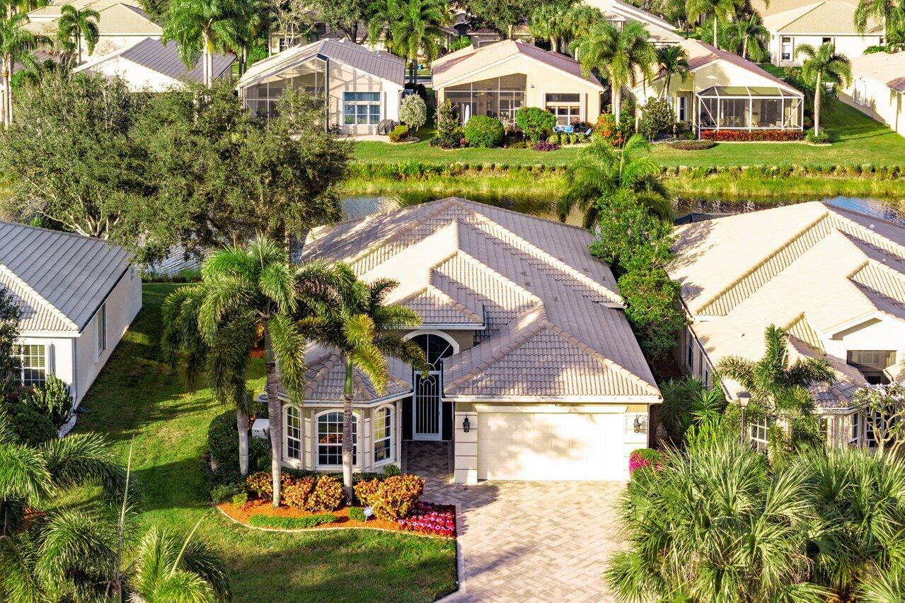 6807 Shamrock Trail
