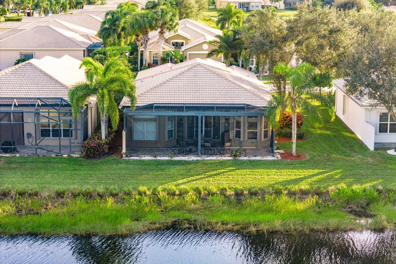 6807 Shamrock Trail