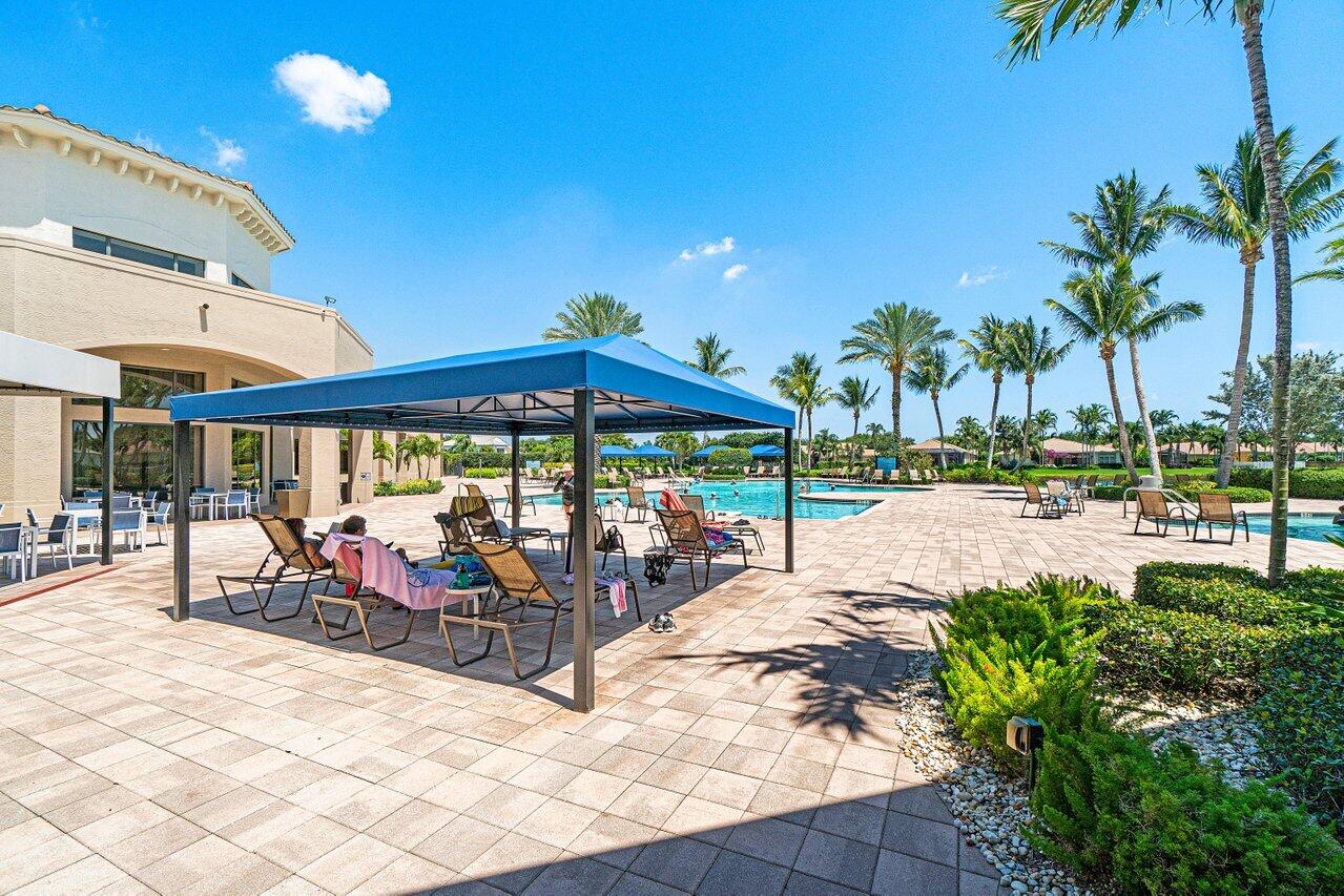 6807 Shamrock Trail