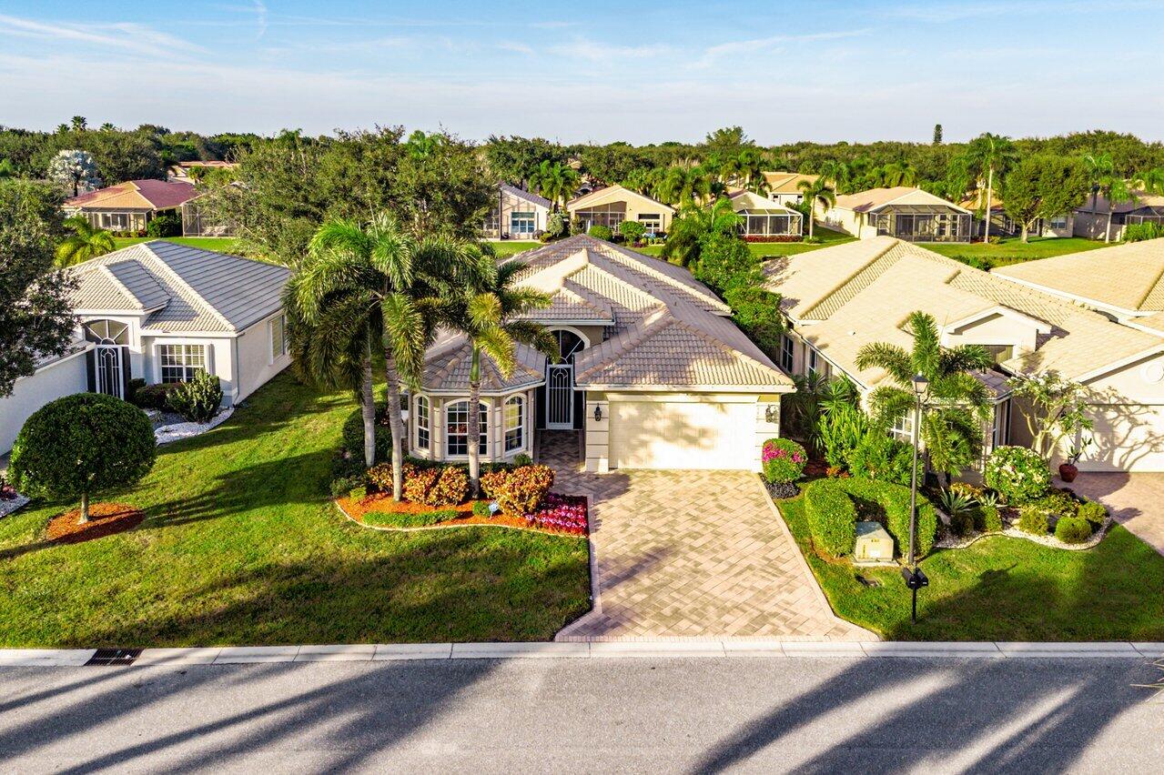 6807 Shamrock Trail