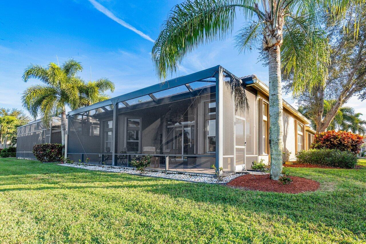 6807 Shamrock Trail