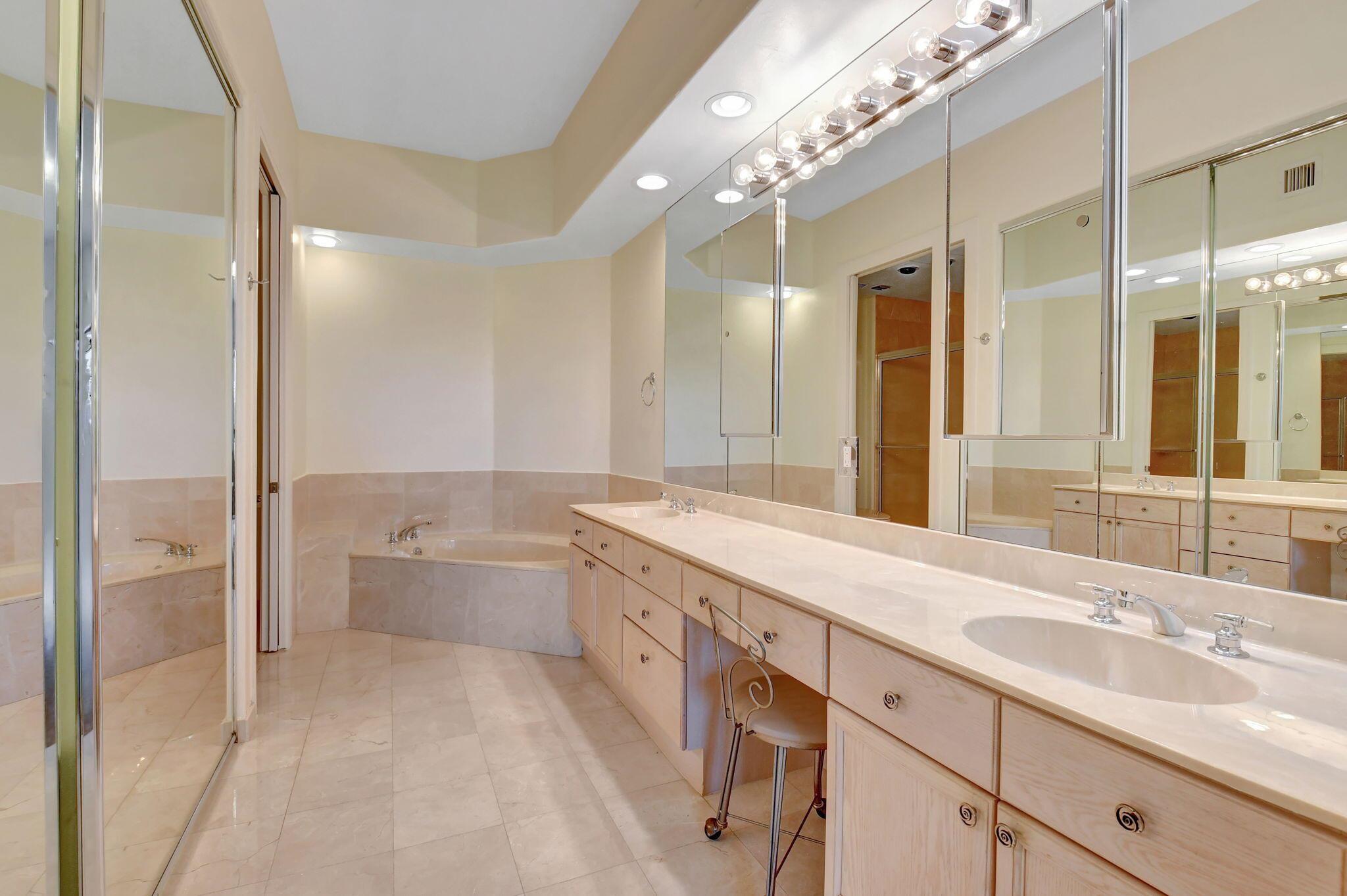 2454 NW 59th Street 1201