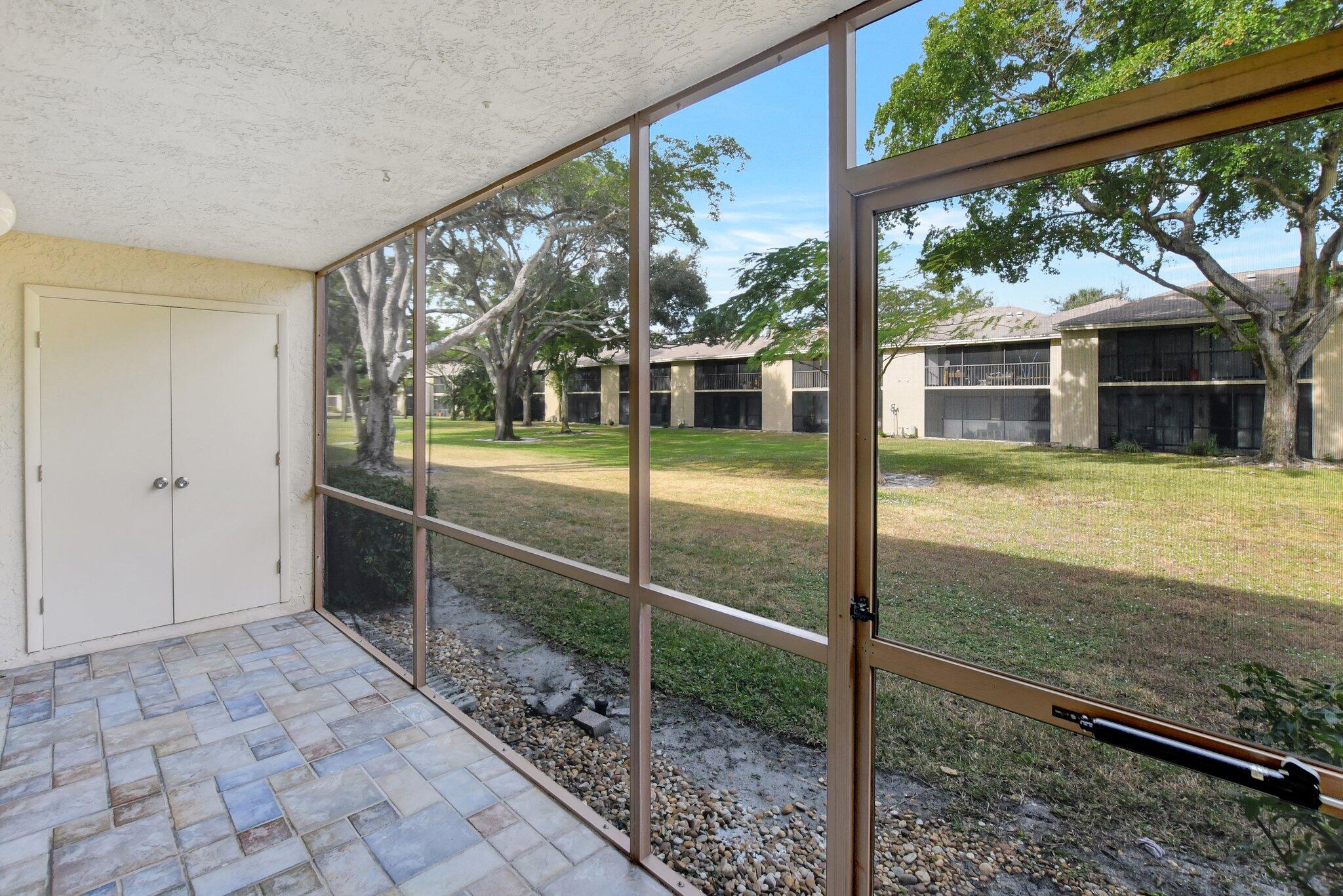 3939 NE 5th Avenue, B102, Boca Raton Unit: B102