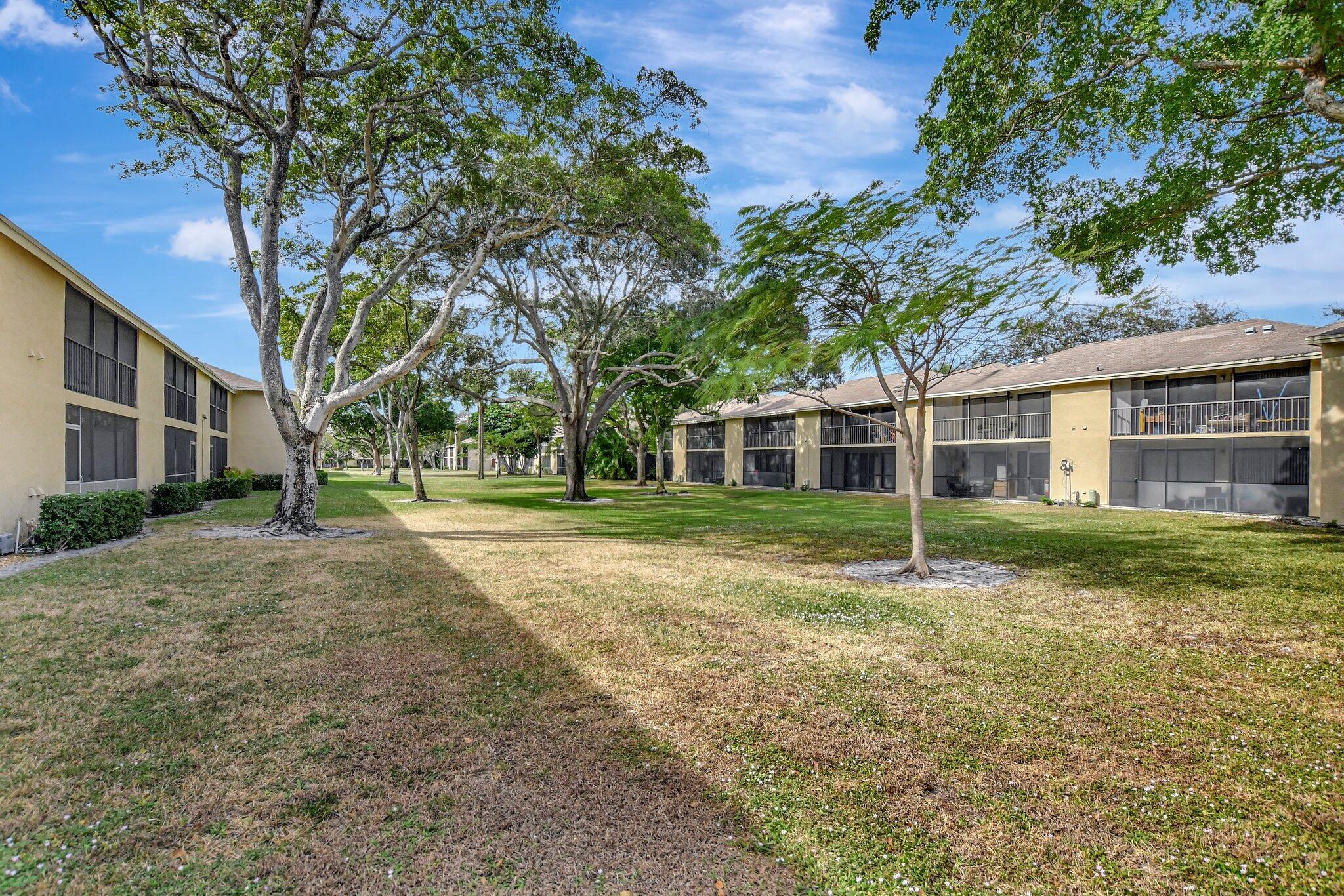 3939 NE 5th Avenue, B102, Boca Raton Unit: B102