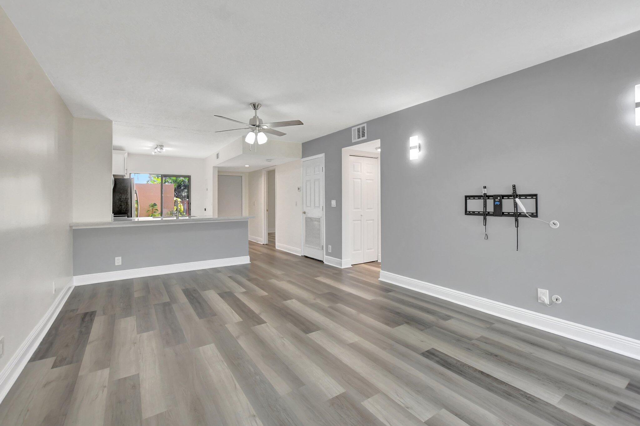 3939 NE 5th Avenue, B102, Boca Raton Unit: B102