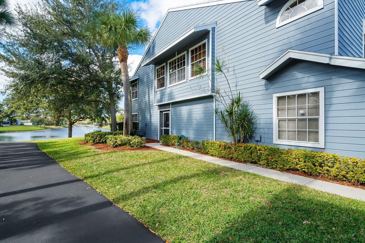 5056 Pointe Emerald Lane, Boca Raton