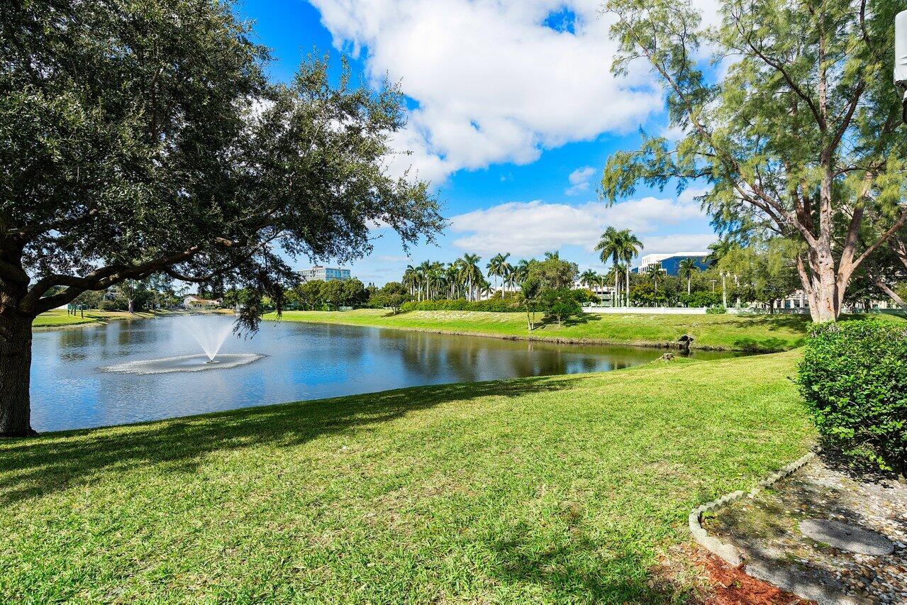 5056 Pointe Emerald Lane, Boca Raton