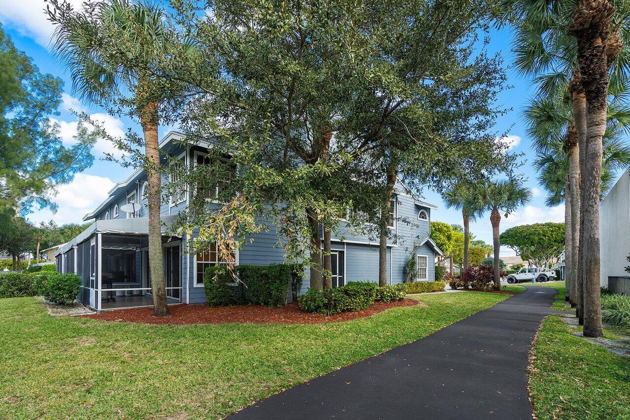 5056 Pointe Emerald Lane, Boca Raton