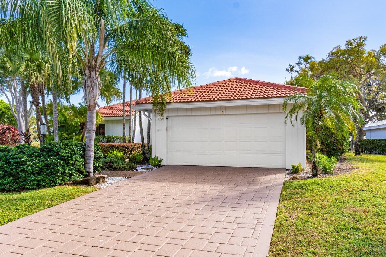 4 Estate Drive
